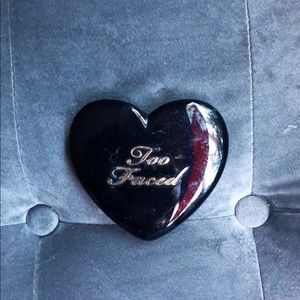 Too faced Blushing bronzer